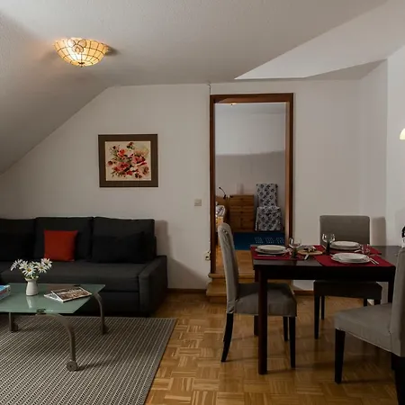 Gaestehaus Tannenhof * Бад-Бергцаберн